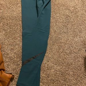 Women’s Nike cotton leggings with swoosh